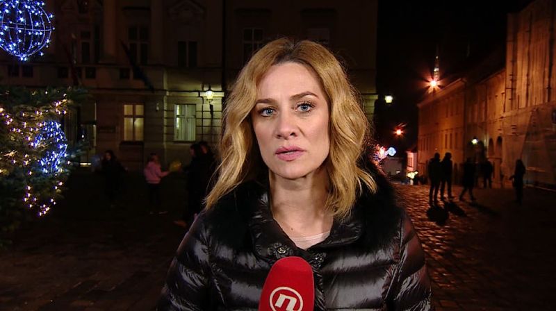 Ivana Brkić Tomljenović razgovara s parom o novom donesenom zakonu (Foto: Dnevnik.hr)