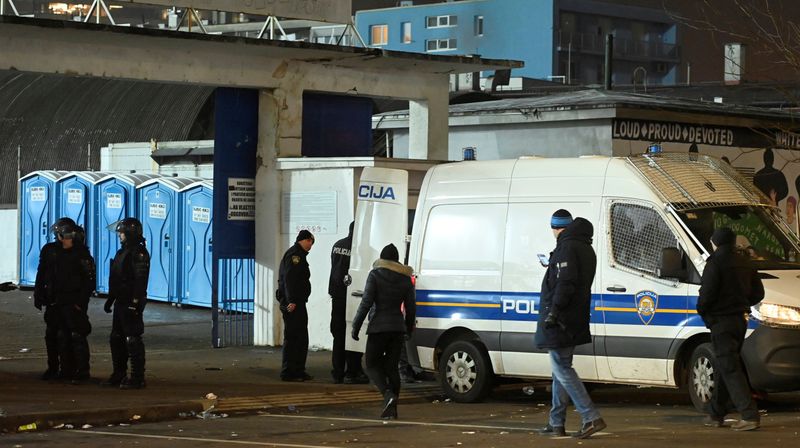 Navijači se u Zagrebu sukobili s policijom - 1