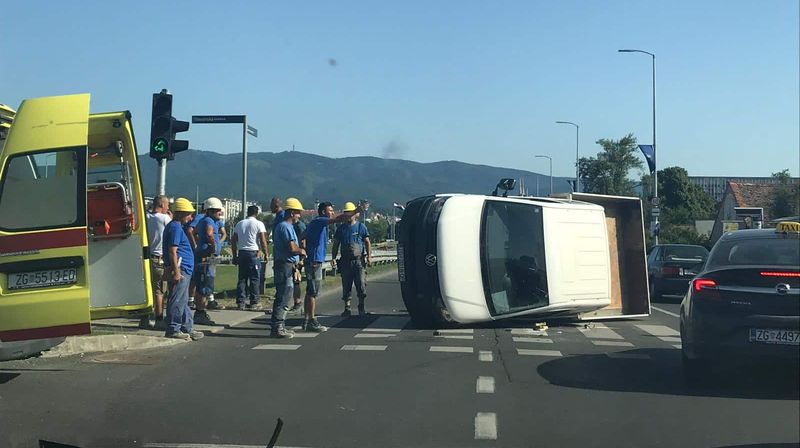 Prometna nesreća u Zagrebu (Foto: Dnevnik.hr)