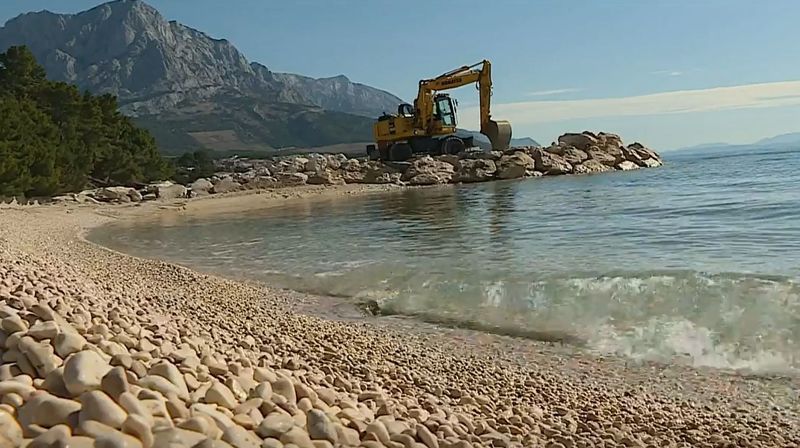 Gradnja u Baškoj Vodi - 1