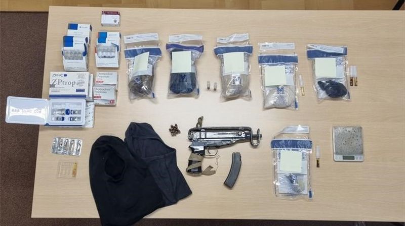 U Šibeniku priveden 31-godišnjak zbog droge i oružja - 3