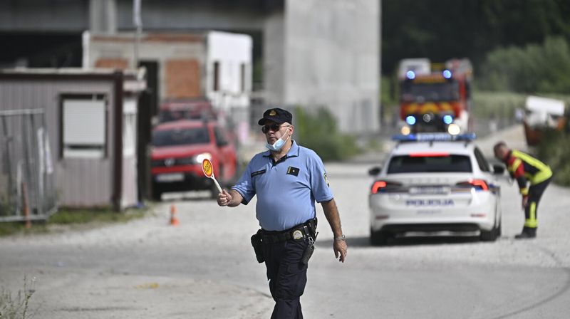 Veći dio požara plastike je ugašen u skladištu tvrtke za zbrinjavanje. - 17
