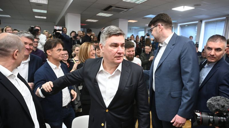 Uvodni govori Milanovića i Grbina - 20