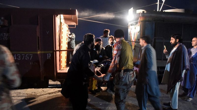 Separatisti oteli vlak s putnicima u Pakistanu - 1