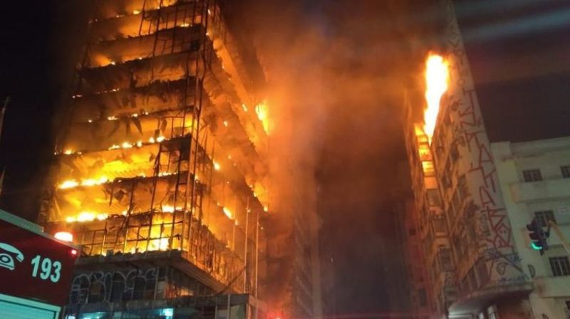Vatra progutala neboder od 26 katova u Sao Paulu (Foto: Sao Paulo Fire Department)