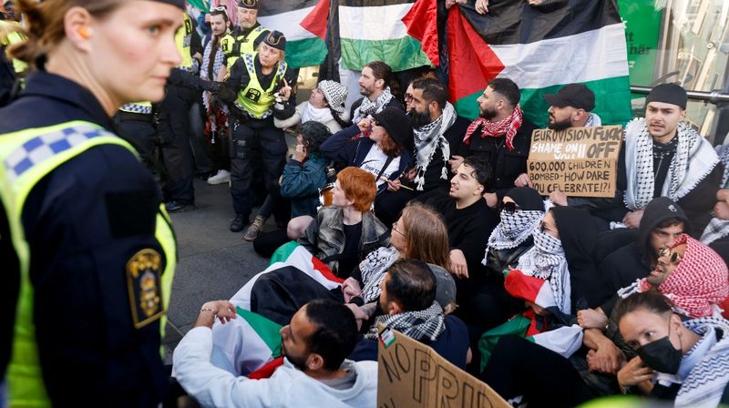 Sukob prosvjednika i policije u Malmöu - 1