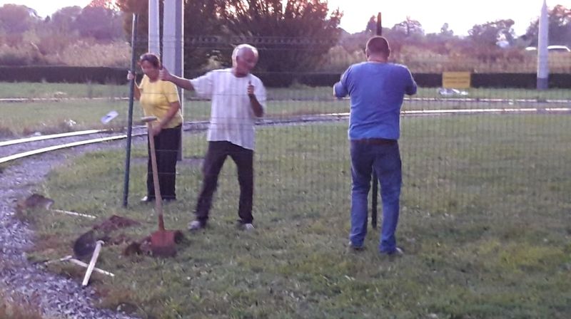 Obitelj podigla ogradu preko okretišta tramvaja u Prečkom (Foto: Dnevnik.hr)
