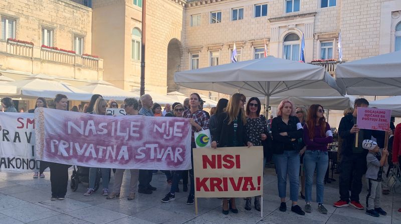 Prosvjed Pravda za djevojčice u Zadru (Foto: Dnevnik.hr) - 1