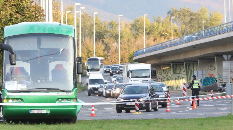 Sudar tramvaja i autobusa u Zapruđu - 15