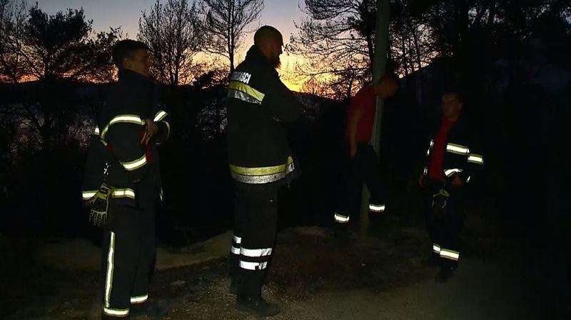 Još jedna besana noć pred vatrogascima (Foto: Dnevnik.hr) - 3