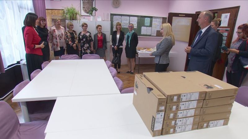 Novi laptopi u školama (Foto: Dnevnik.hr)