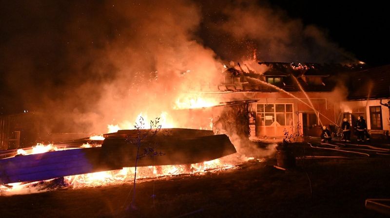 Požar progutao kuću i radionu obitelji Zimparich - 8