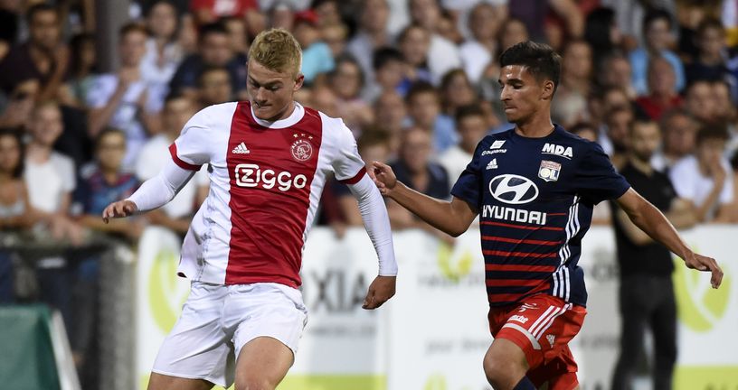 Matthijs de Ligt i Houssem Aouar (Foto: AFP)