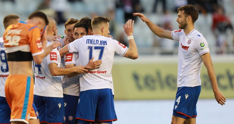 Yassine Benrahou slavi pogodak s igračima Hajduka