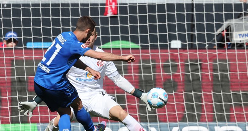 Andrej Kramarić postiže pogodak