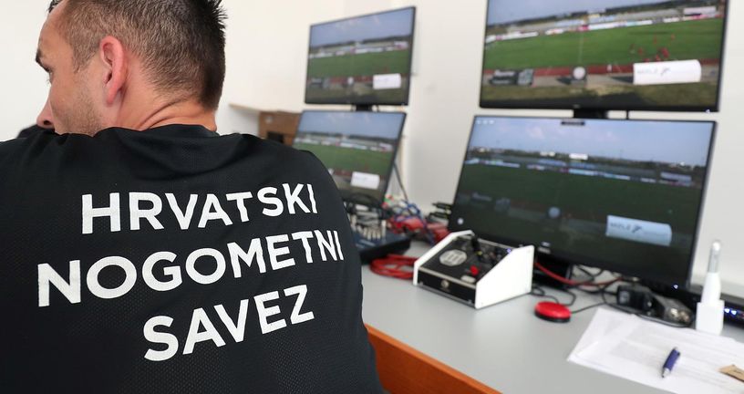 VAR sudac Ivan Bebek