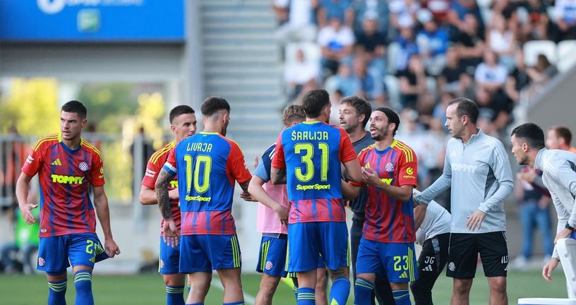 Igrači Hajduka i Ibon Labaien