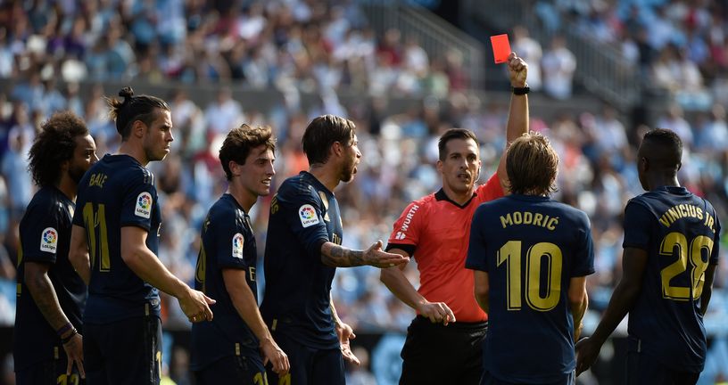 Modrić dobio crveni karton (Foto: AFP)