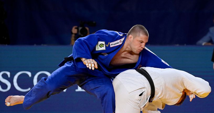 Zlatko Kumrić (u plavom)