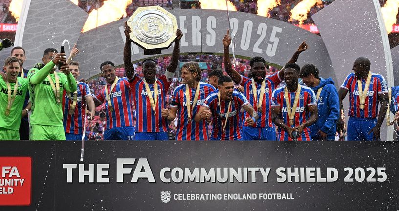 Crystal Palace slavi trofej