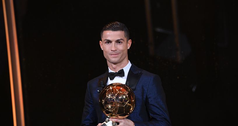 Cristiano Ronaldo sa Zlatnom loptom (Foto: AFP)