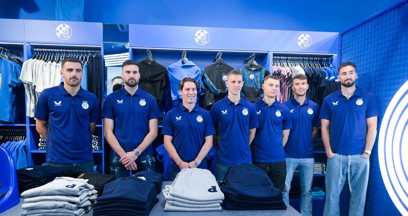 Robert Mudražija i suigrači iz Dinama