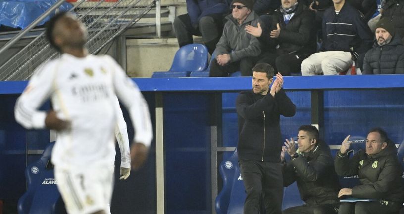 Xabi Alonso i Vinicius