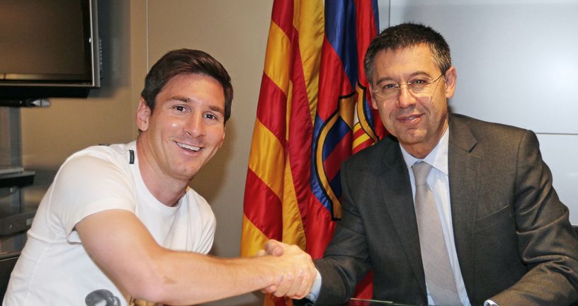 Lionel Messi i Josep Maria Bartomeu (Foto: AFP)