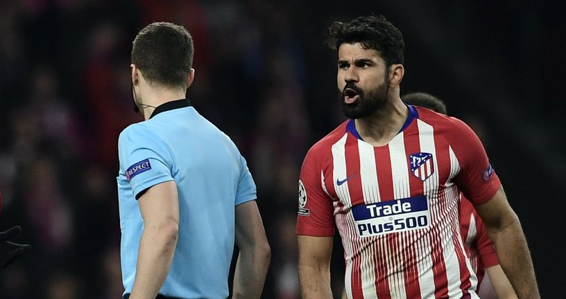 Diego Costa i Felix Zwayer (Foto: AFP)