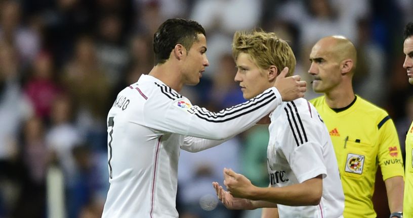 Cristiano Ronaldo i Martin Odegaard (Foto: AFP)