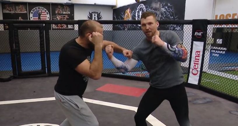 Simulacija Adesanya protiv Romera