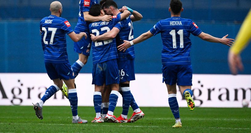 Igrači Dinama slave gol