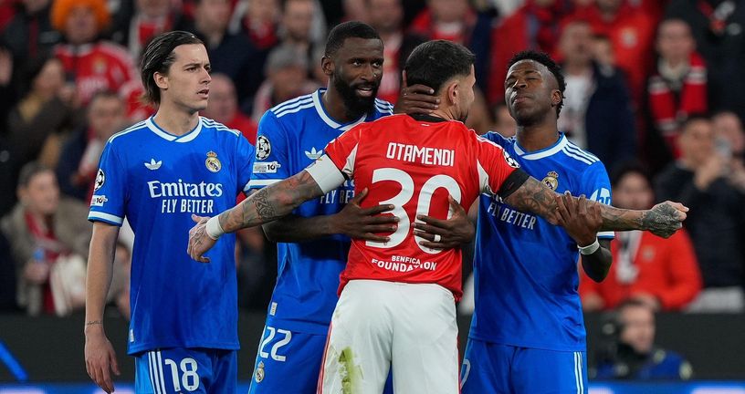 Nicolas Otamendi i Vinicius Jr.