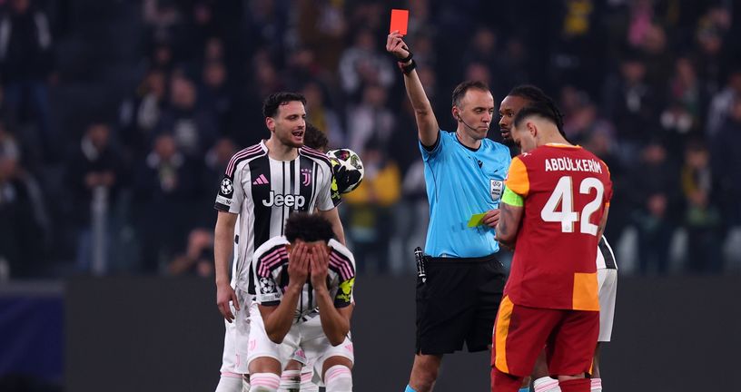 Crveni karton za Llyoda Kellyja