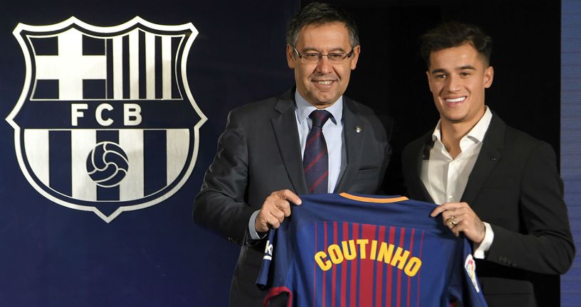 Philippe Coutinho i Josep Maria Bartomeu (Foto: AFP)