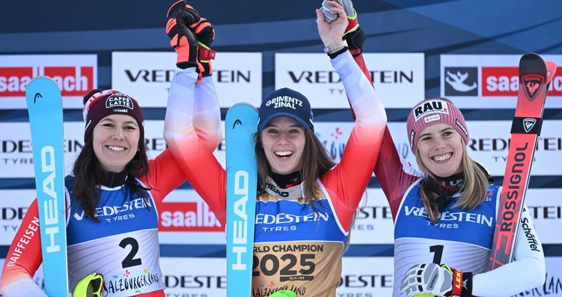 Camille Rast (u sredini)