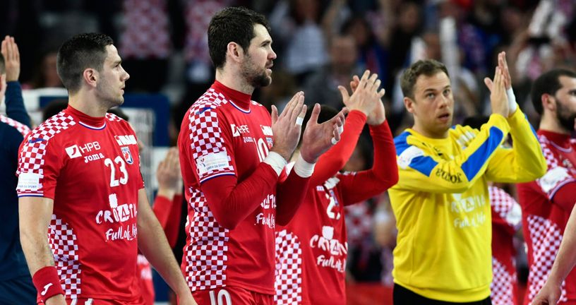 Jakov Gojun (u sredini)