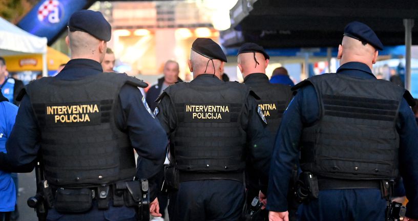 Policija ispred stadiona Maksimir