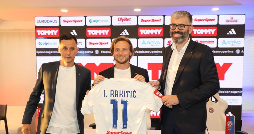 Ivan Rakitić s dresom Hajduka