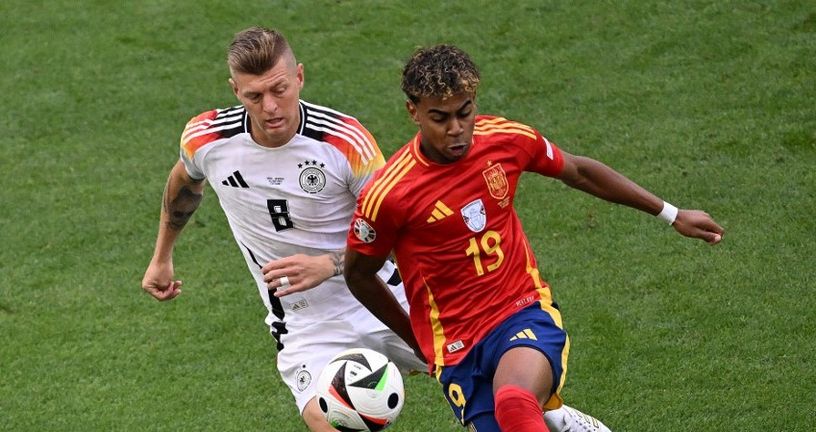 Toni Kroos i Lamine Yamal