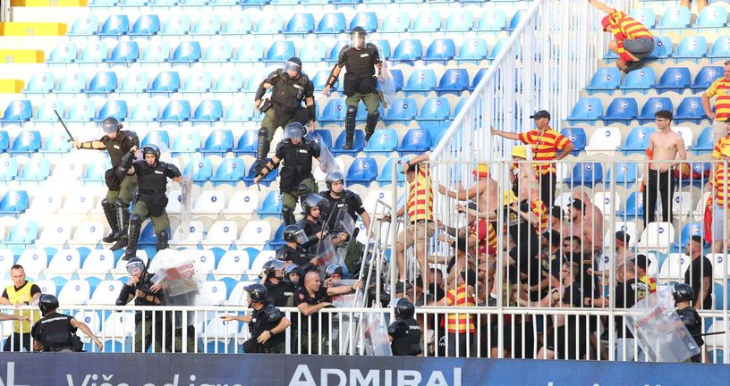 Neredi u Novom Pazaru