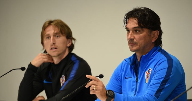 Zlatko Dalić i Luka Modrić na presici (Foto: AFP)