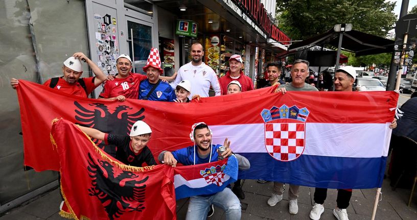 Albanski i hrvatski navijači
