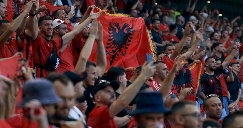 Albanski navijači