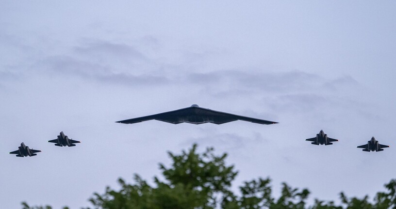 B-2 bombarderi