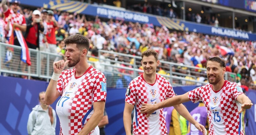 Petar Sučić slavi gol Gani