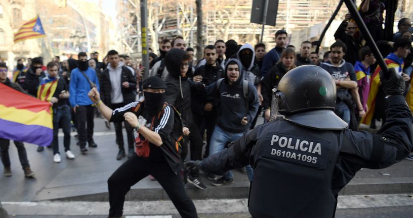 Neredi u Barceloni (Foto: AFP)