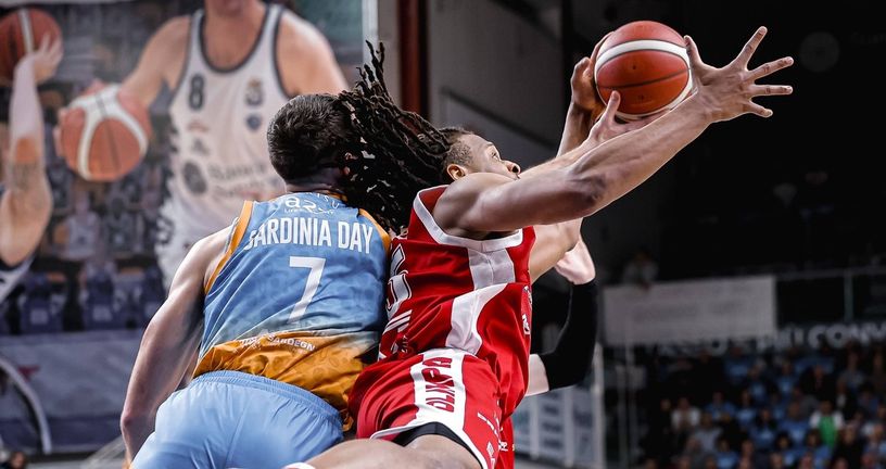 Freddie Gillespie (crveni dres)