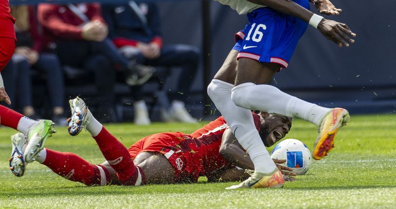 Trenutak ozljede Alphonsa Daviesa