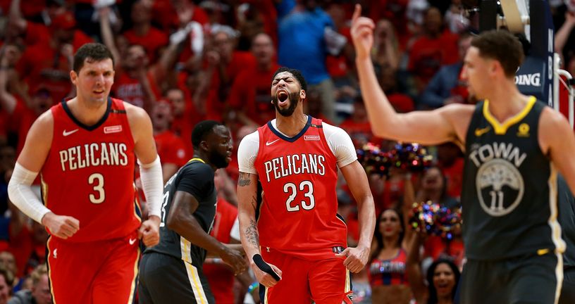 Anthony Davis protiv Golden Statea (Foto: AFP)